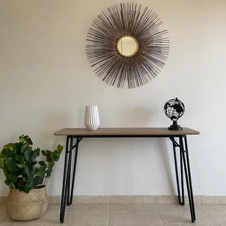 Apartamento Urban Retreat - Your Ideal Getaway In *