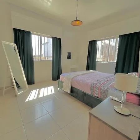 Urban Retreat - Your Ideal Getaway In Apartamento Limassol